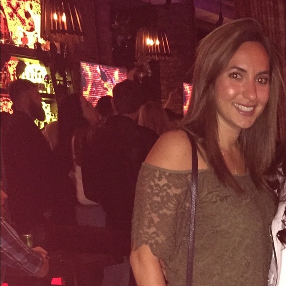 Meet your Posher, Mia - Picture 1 of 1